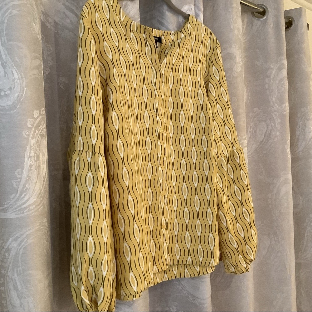 Never worn! - Picture 1 of 4